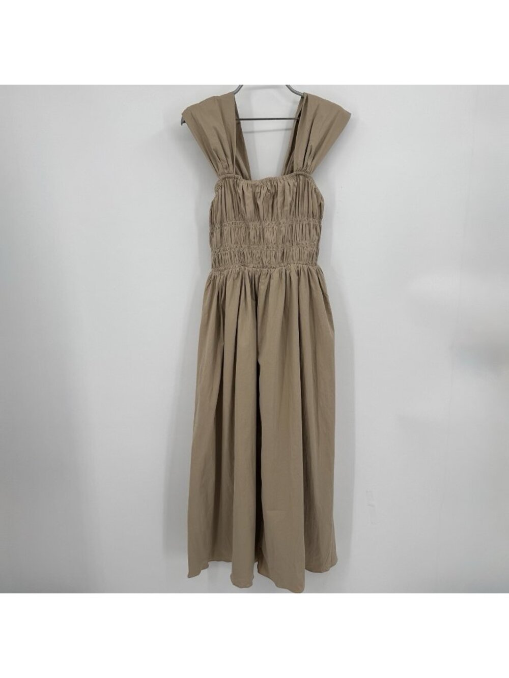 Pomander Place by Tuckernuck Tan Noah Smocked Midi Dress sz S Small *